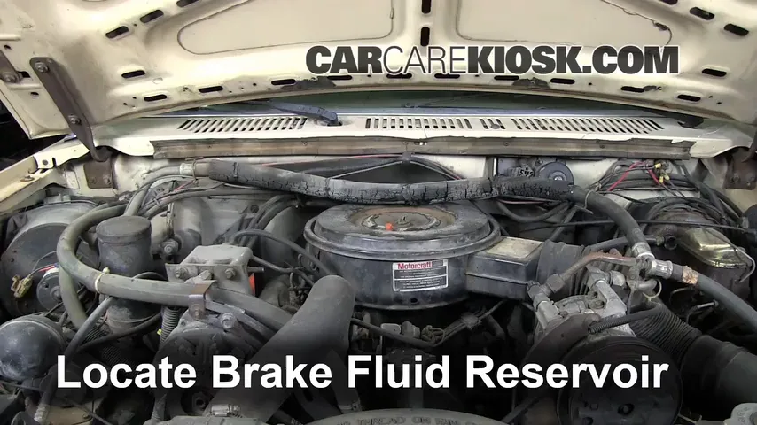1984 Ford F-250 6.9L V8 Diesel Standard Cab Pickup Liquide de frein